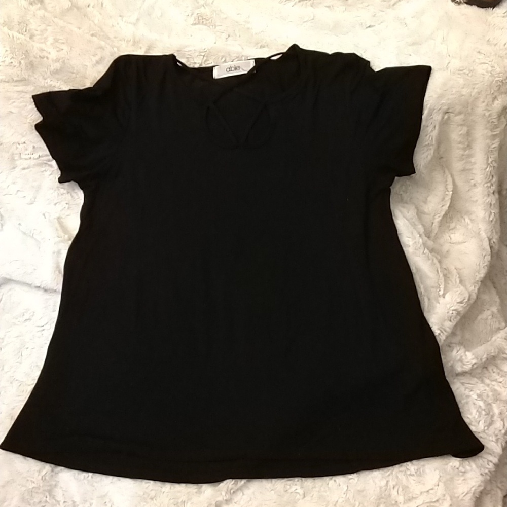 Black t-shirt with cage cross design neck